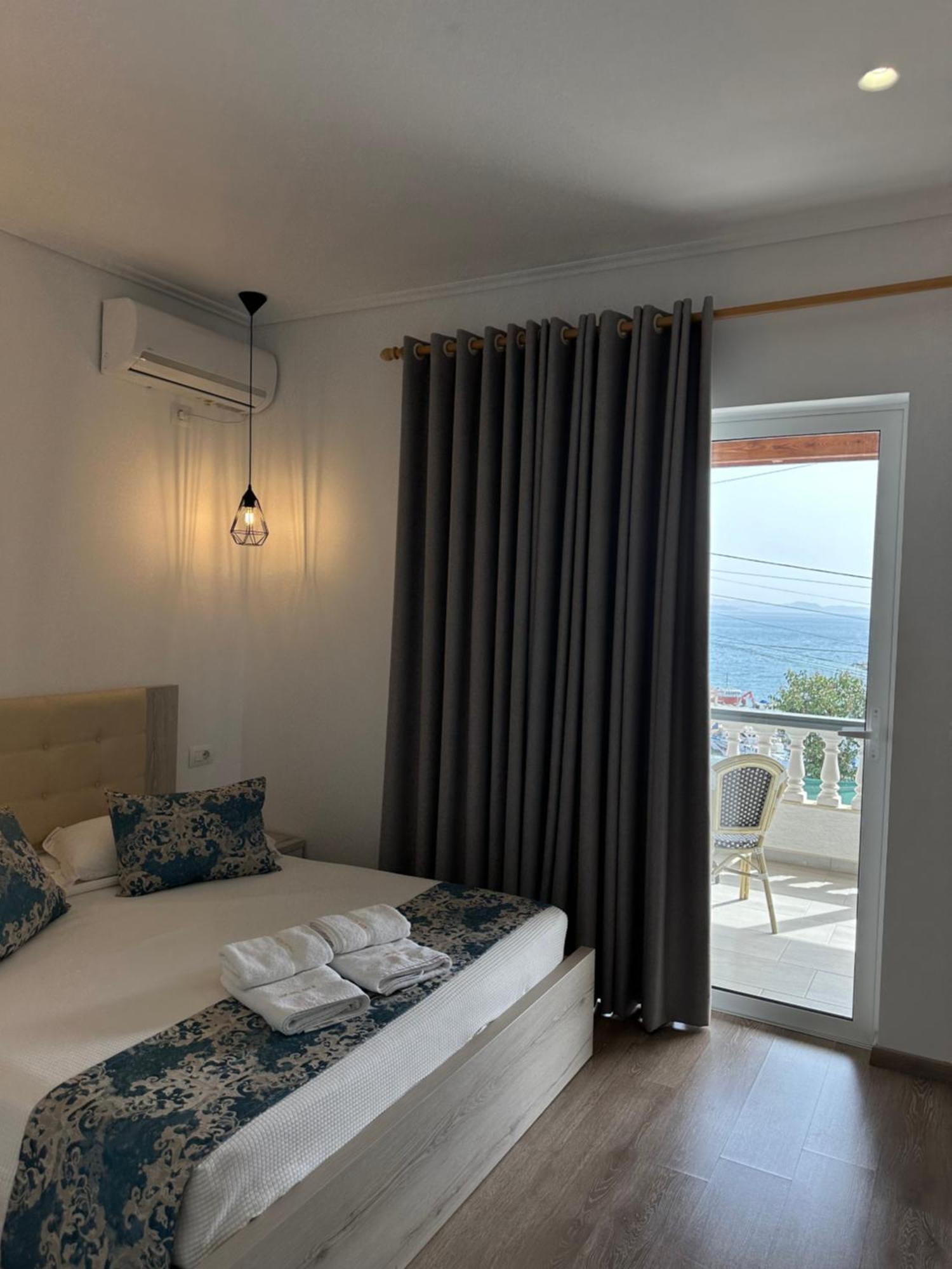 Relax Mea Hotel Sarandë Esterno foto