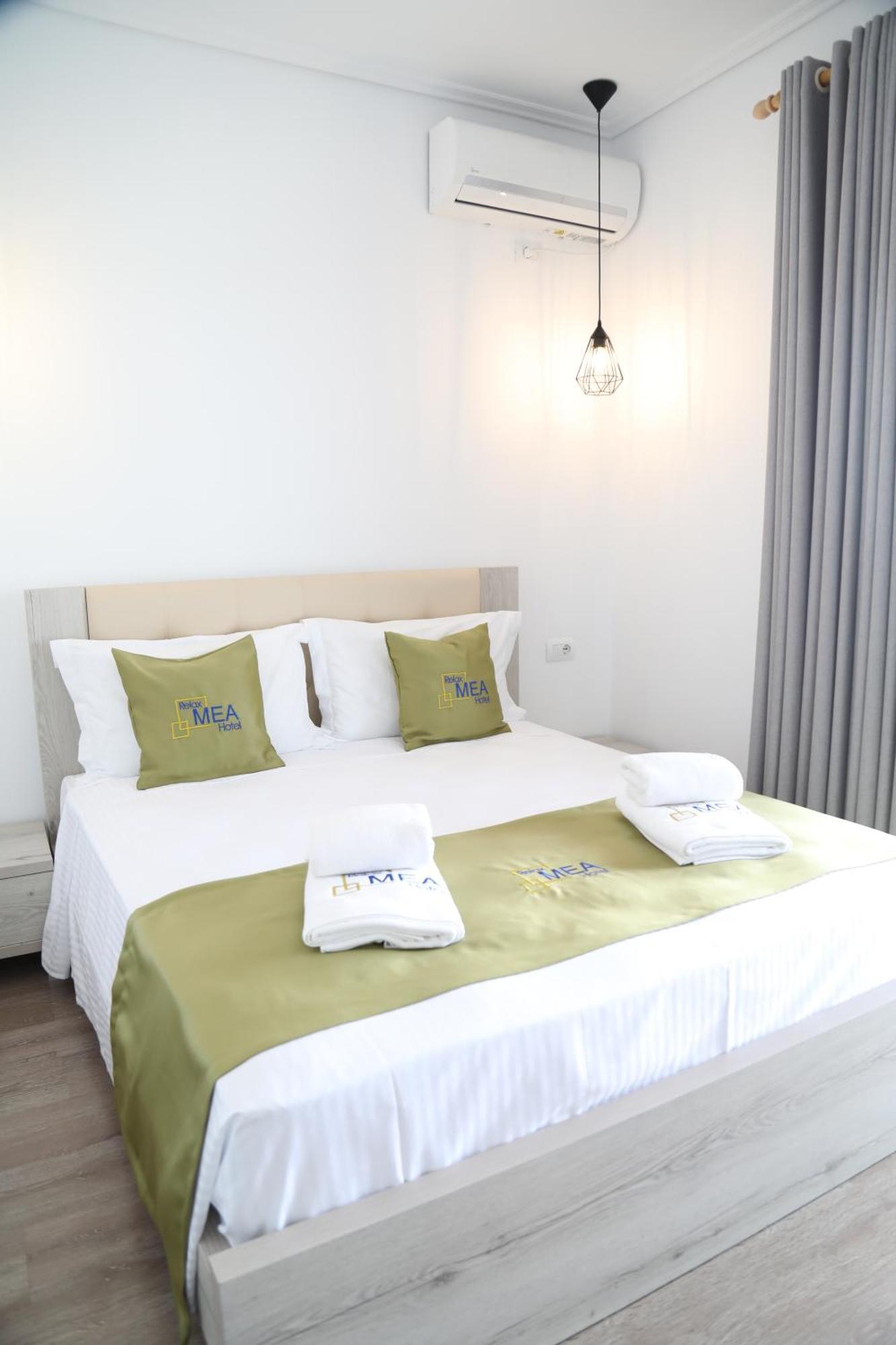 Relax Mea Hotel Sarandë Esterno foto